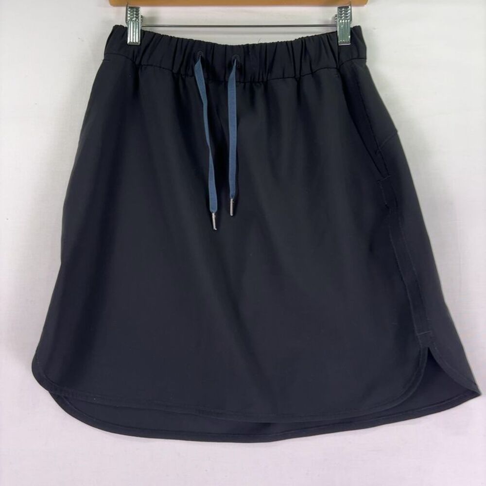 lululemon athletica Fly Skirt Elastic Waist Pull On Black size 10 Athleisure